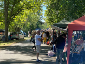 Antikmarkt im Museumsdorf Baruther Glashütte