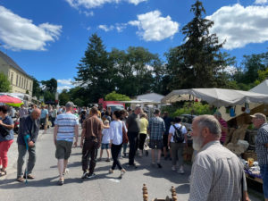 Antikmarkt im Museumsdorf Baruther Glashütte