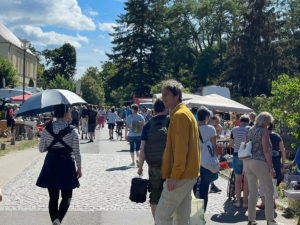 Antikmarkt im Museumsdorf Baruther Glashütte